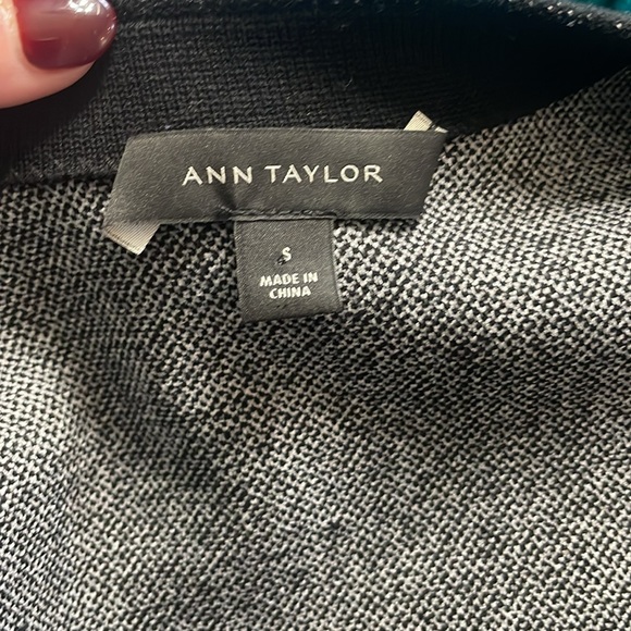 Ann Taylor neutral color block cardigan - Picture 4 of 5